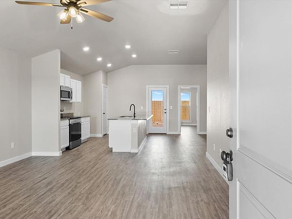 3rd image of 304 E 23rd St