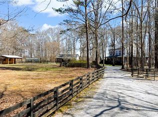 1174 Bear Creek Rd, Moreland, GA 30259