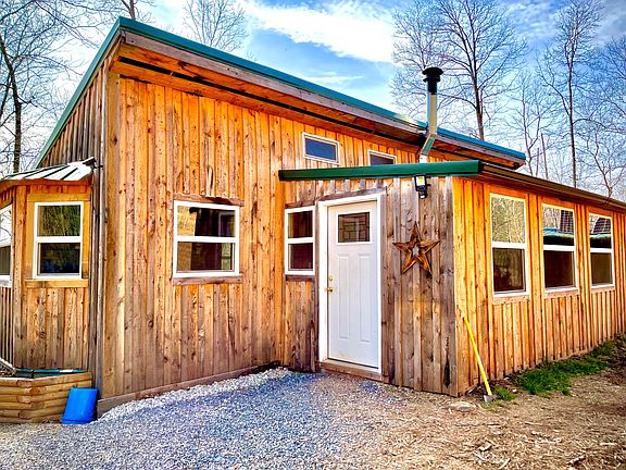 2nd image of 266 Quinnwood Ln
