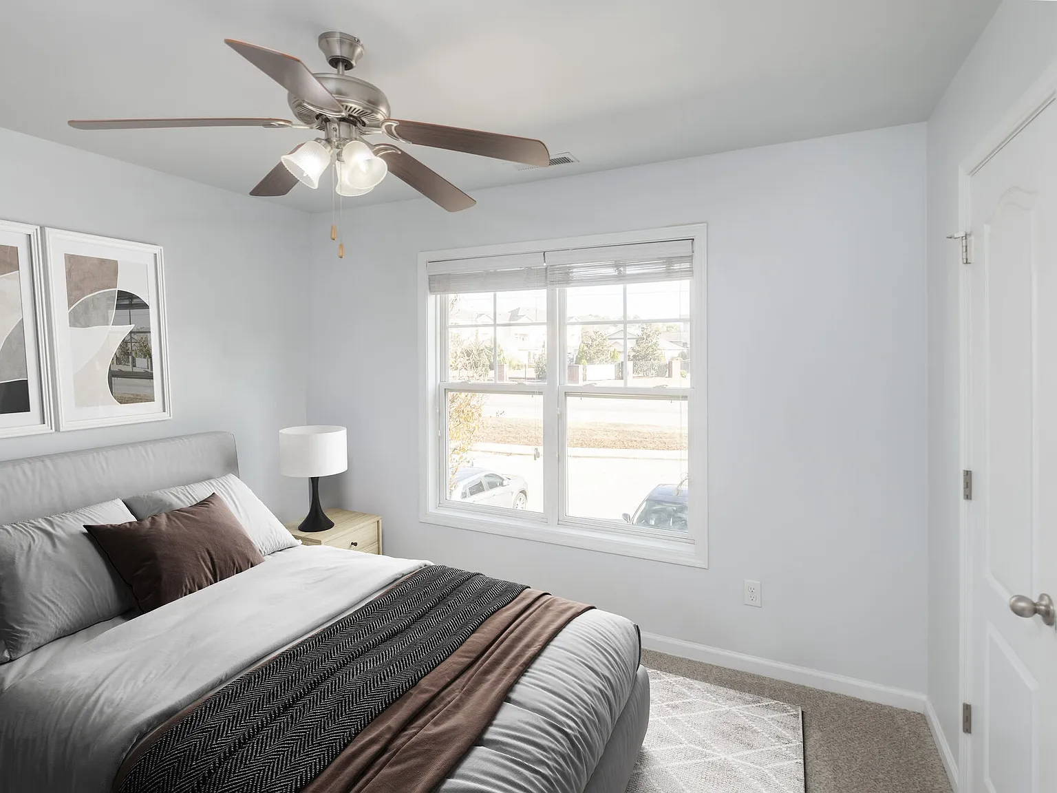 Crystal Lakes and Kingsley Apartments & Townhomes — Photo 3