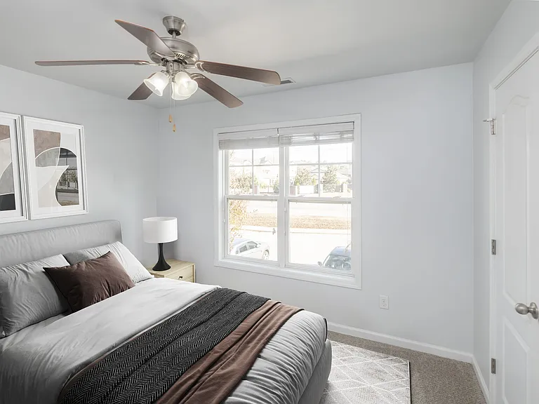 Crystal Lakes and Kingsley Apartments & Townhomes — Photo 3