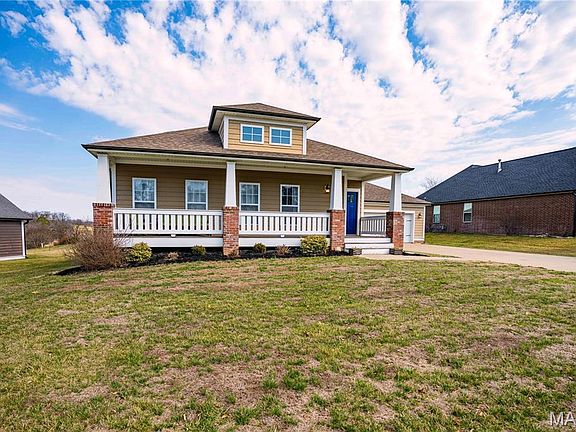 2nd image of 614 Cloverdale Ranch Rd