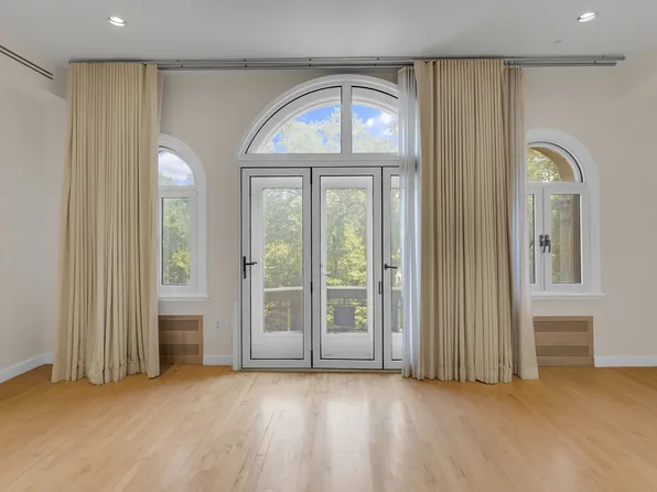 247 Central Park West image 10 of 29