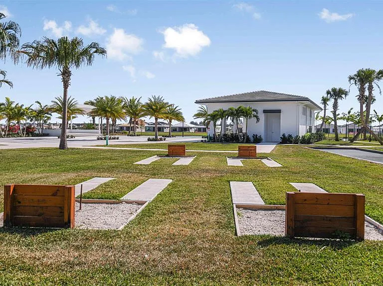 5078 Lido Key Ln — Photo 35