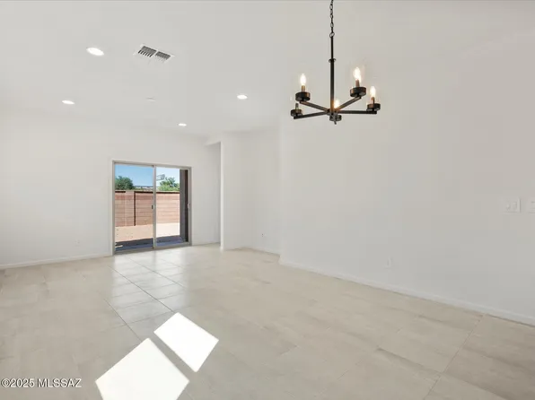 4718 E Julian Wash Dr, Tucson, AZ 85706
