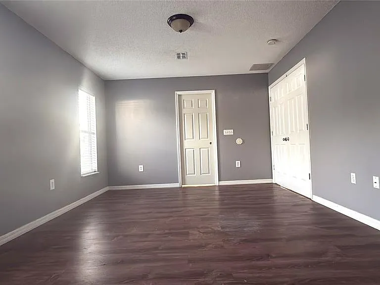 8839 Greenleaf Ct — Photo 14