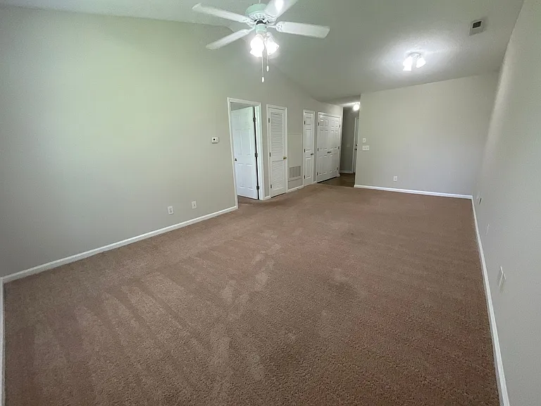 Meridian Park Apartments — Photo 31