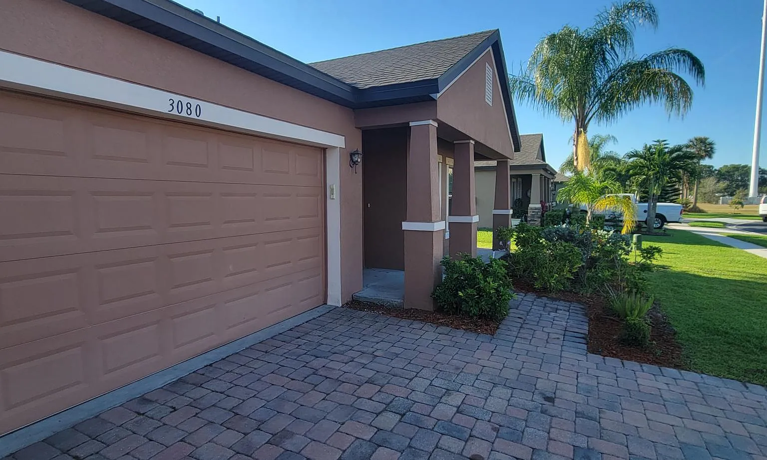 3 bed, 1970 sqft, $2,299 — Photo 2