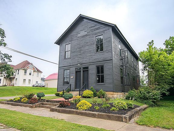 3rd image of 26260 Main St