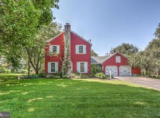 6 Crest Dr, Lititz, PA 17543