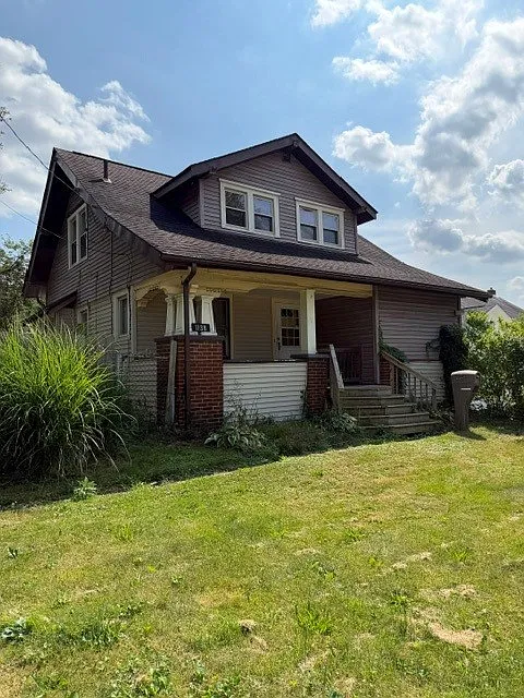 3 bed, 1164 sqft, $1,149 — Photo 1