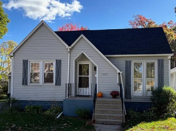 1313 E Cleveland Ave, Hobart, IN 46342