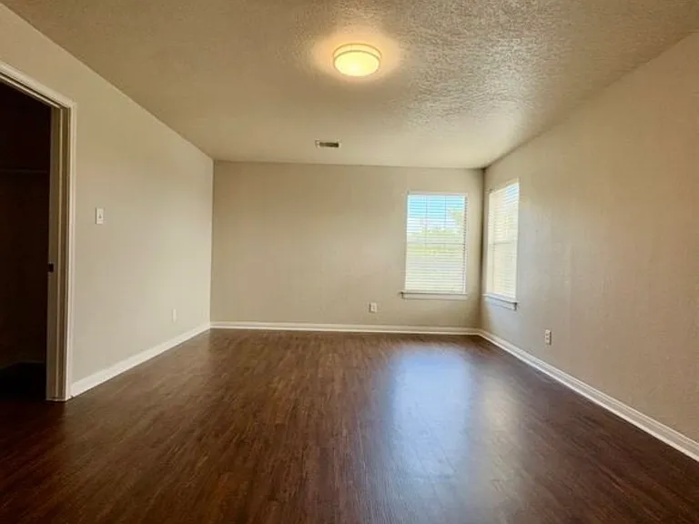 21115 Cape Coral — Photo 13
