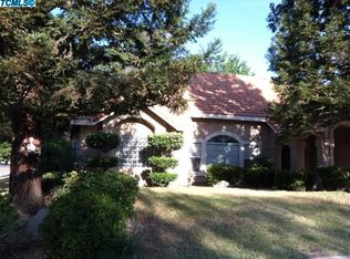 1127 N Linwood St, Visalia, CA 93291