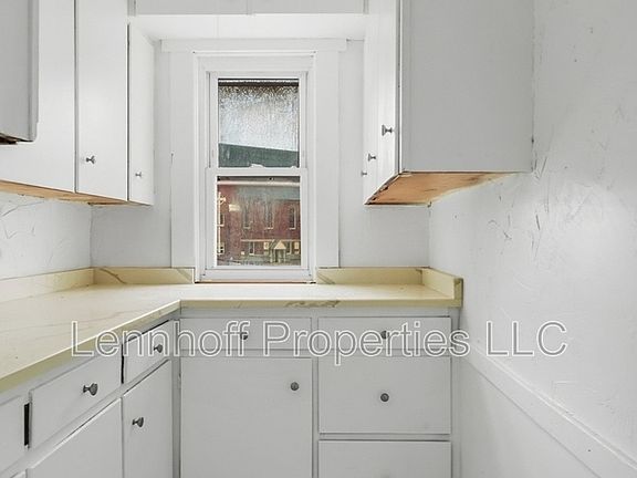 5th image of 9 Martel St Floor 2