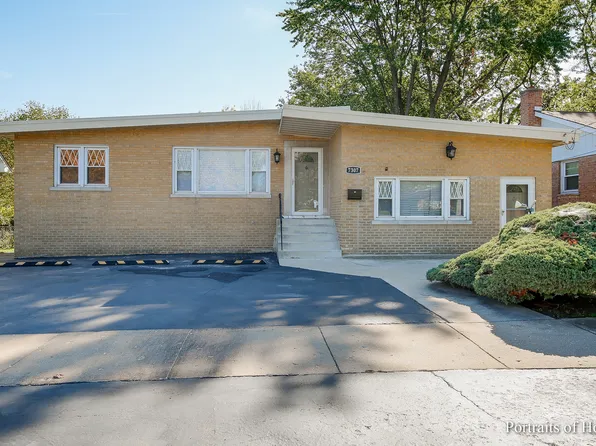 7307 W 111th St, Worth, IL 60482