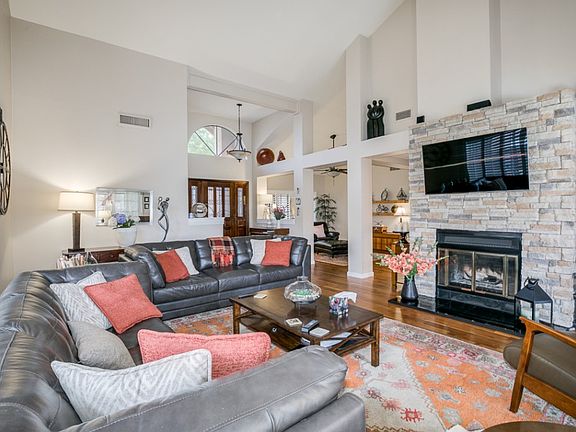 2nd image of 1936 E Vinedo Ln