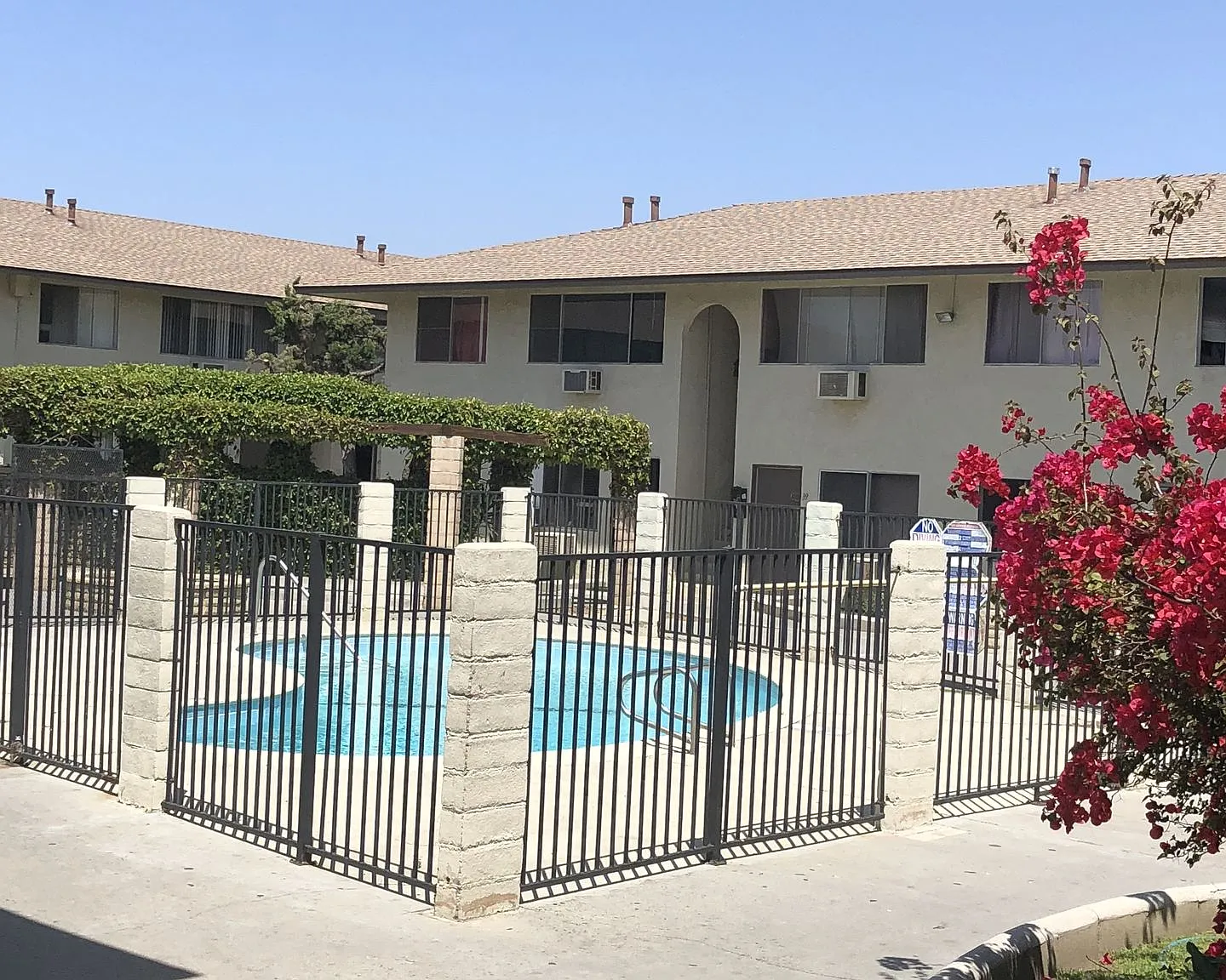 Villa Platinum Apartments — Photo 2