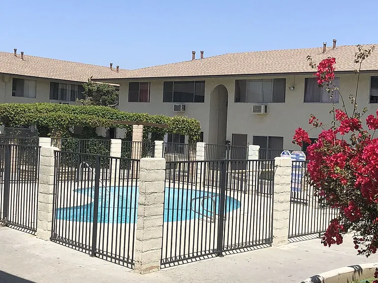 Villa Platinum Apartments — Photo 2