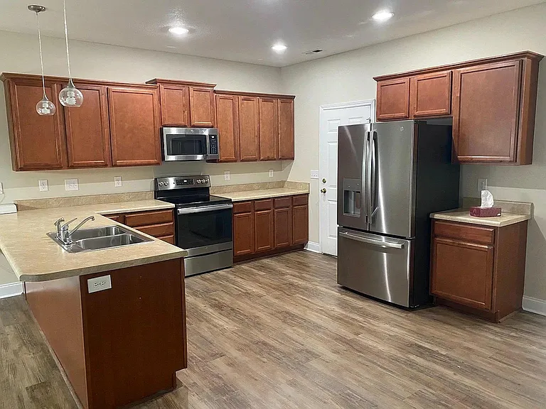 65 Roselite Cir — Photo 8