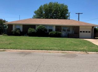 624 Congress Ave, Clinton, OK 73601