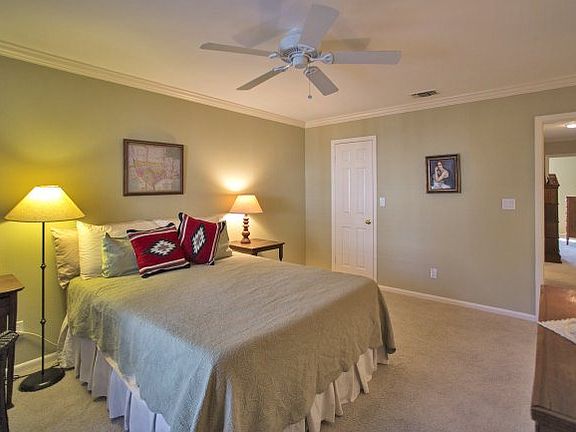 5th image of 201 Ellwood St APT 204
