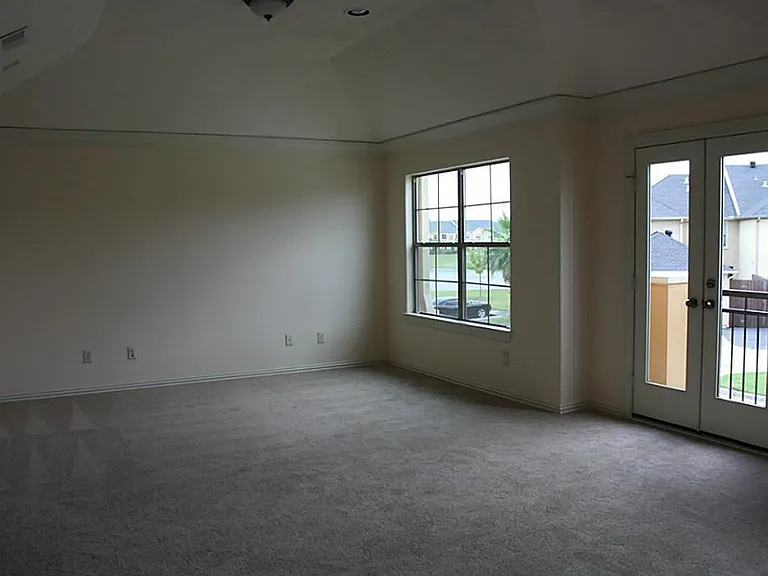 2046 Palm Forest Ln — Photo 12