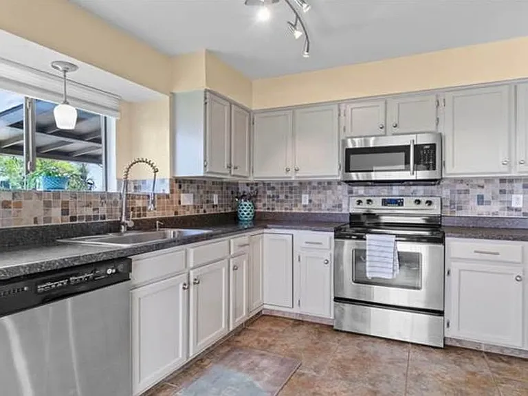 6704 Bellehaven Dr — Photo 3