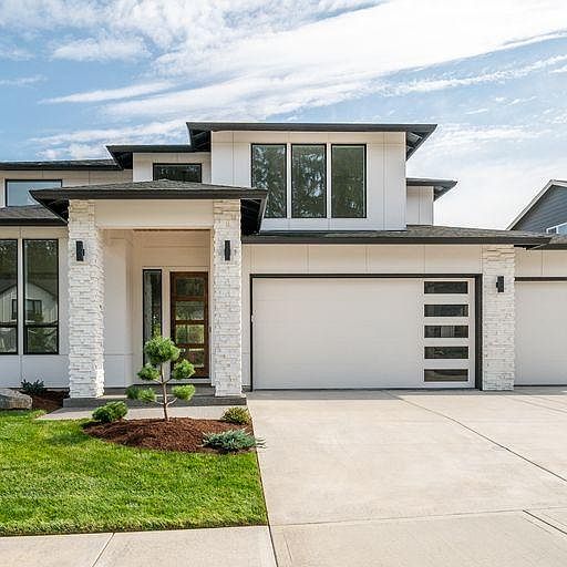 1st image of 4413 SE 17th Ave