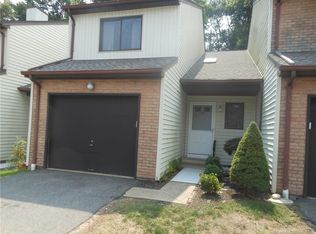 9 Oak Forest Dr #3, Manchester, CT 06042