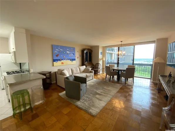 27010 Grand Central Parkway #15Y, Floral Park, NY 11005