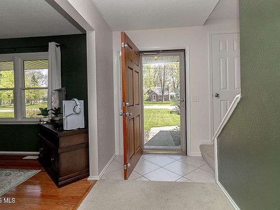 2nd image of 2104 Eastgate Rd