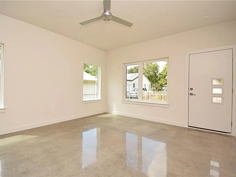 5405 Sunshine Dr #2 — Photo 3