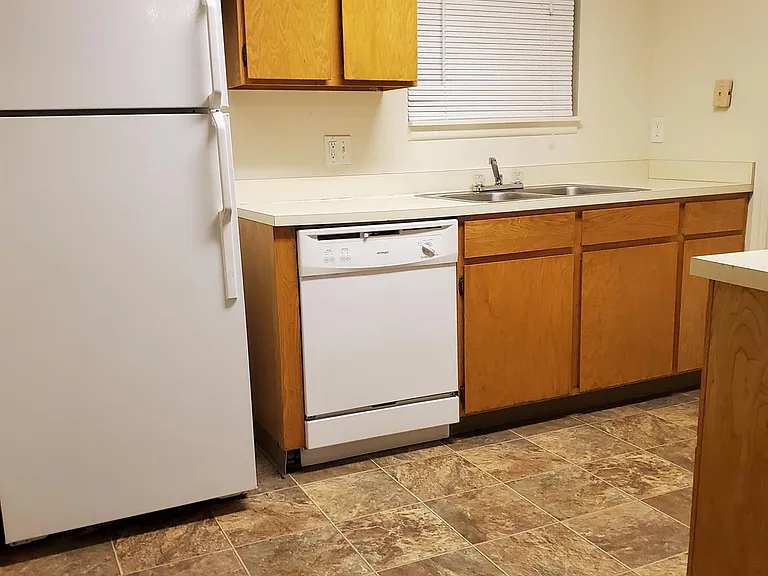 452 E 1935 N #5 — Photo 2