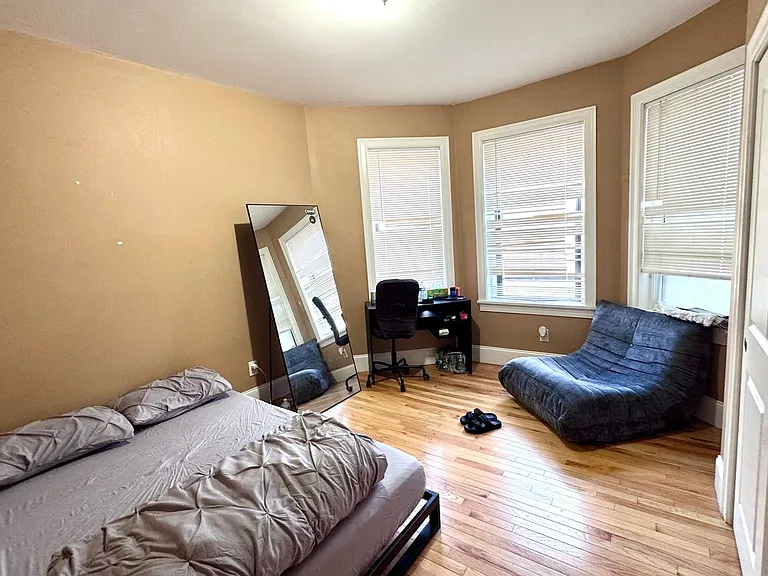 28 Lothian Rd #2 — Photo 5