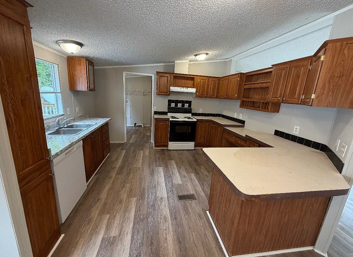 3 bed, 1680 sqft, $1,595 — Photo 4