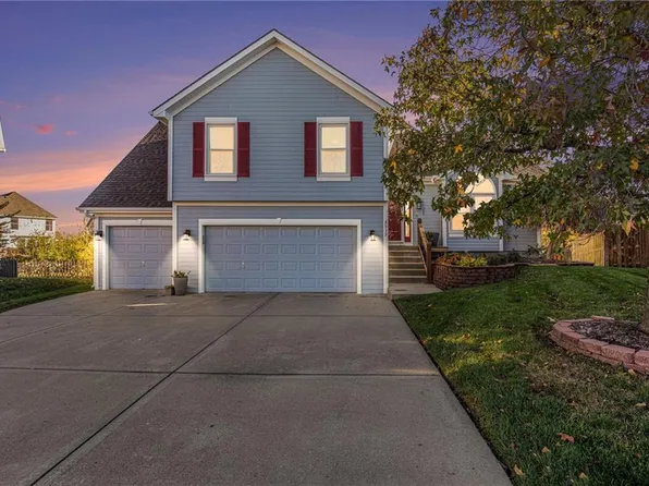 7519 N McKinley Ave, Kansas City, MO 64158