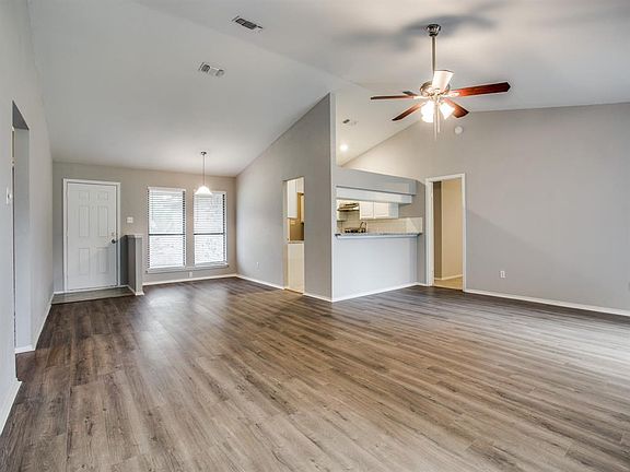 5th image of 402 Juniper Dr