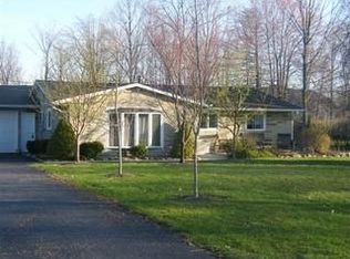 1001 Thistleridge Dr, Macedonia, OH 44056