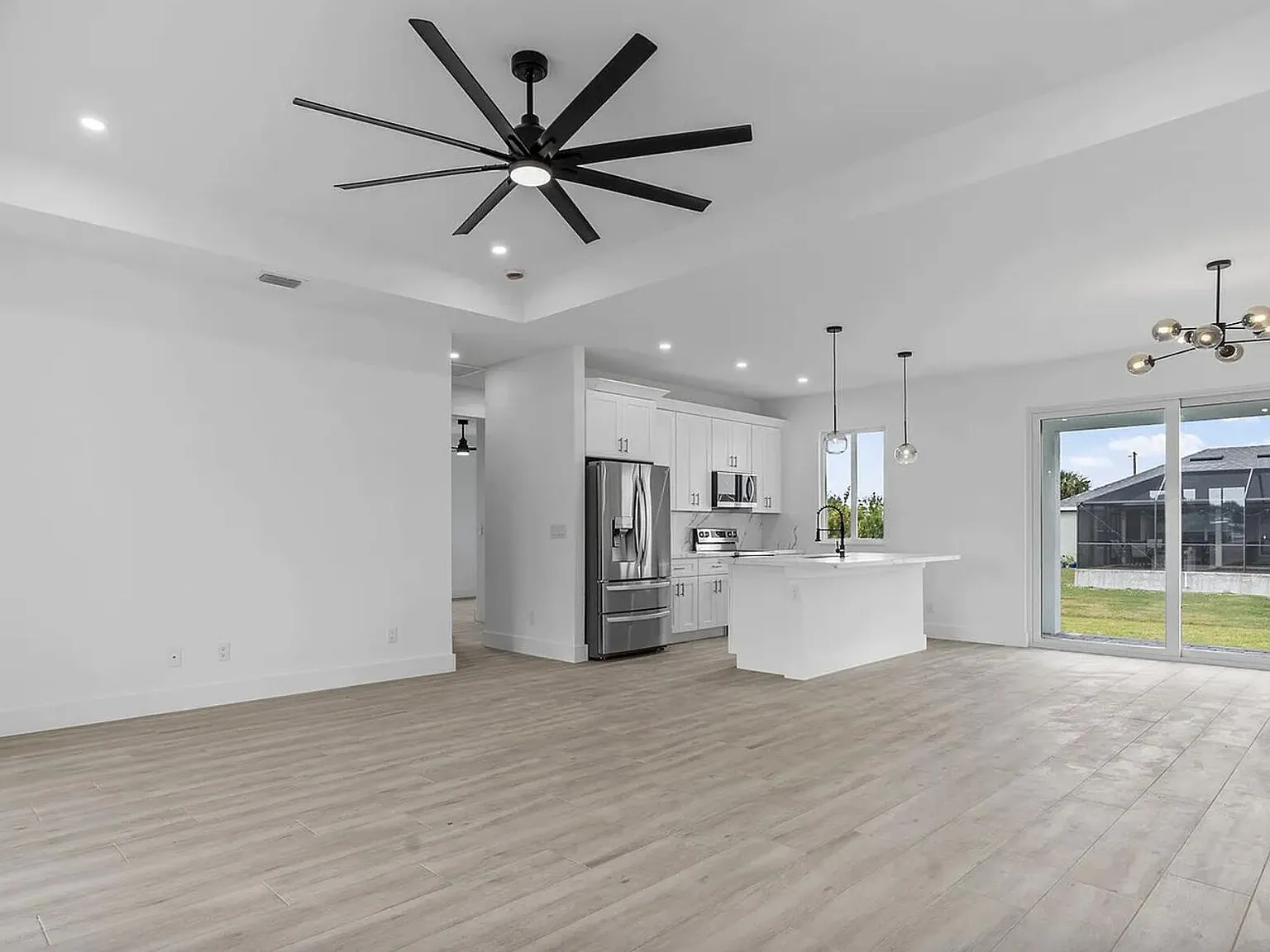 4 bed, 3.0 bath, 1729 sqft, $2,500 — Photo 4