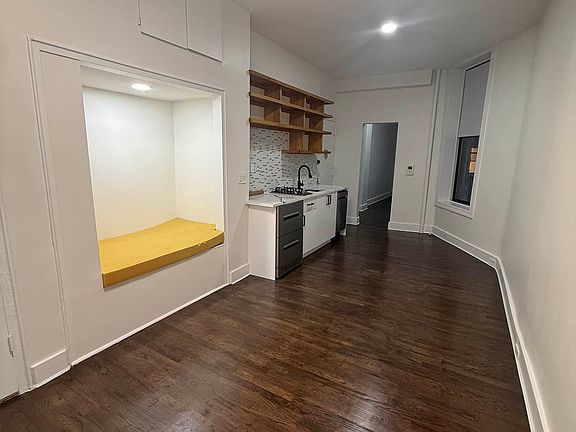3rd image of 527 E 12th St APT A8