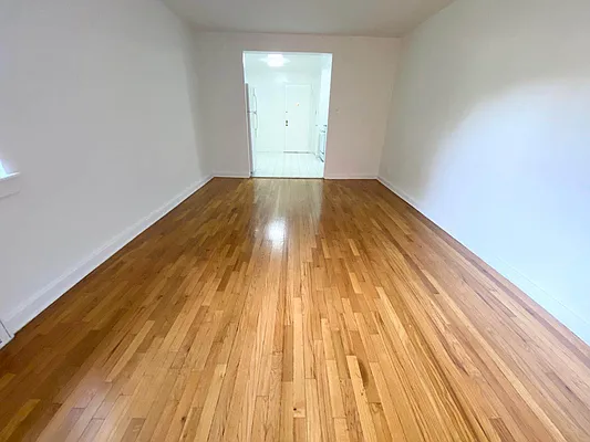 Rented by Contact Realty | media 18