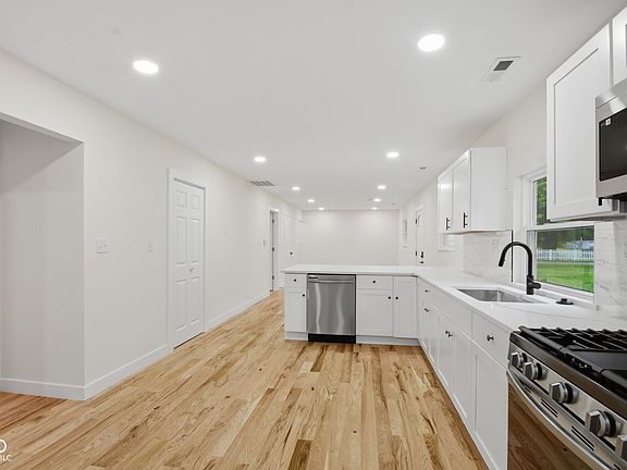 3rd image of 6125 Colonial Ave