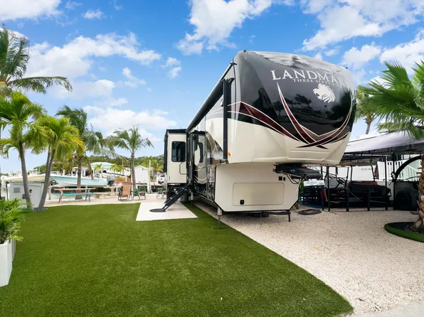 325 Calusa St #222, Key Largo, FL 33037