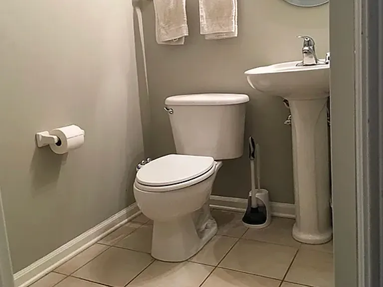 645 N Kingsbury St #906 — Photo 5