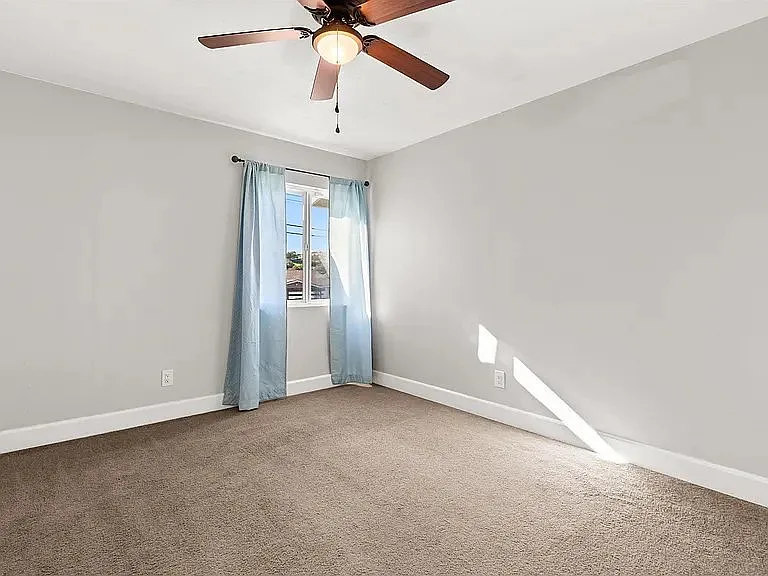 6252 Alderley St — Photo 7