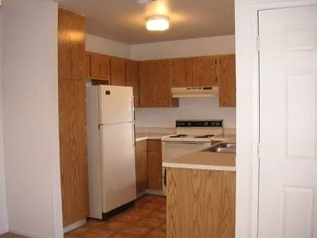 Brooktree Apartments — Photo 10
