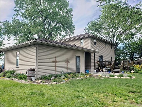 4th image of 15285 Edgerton Rd