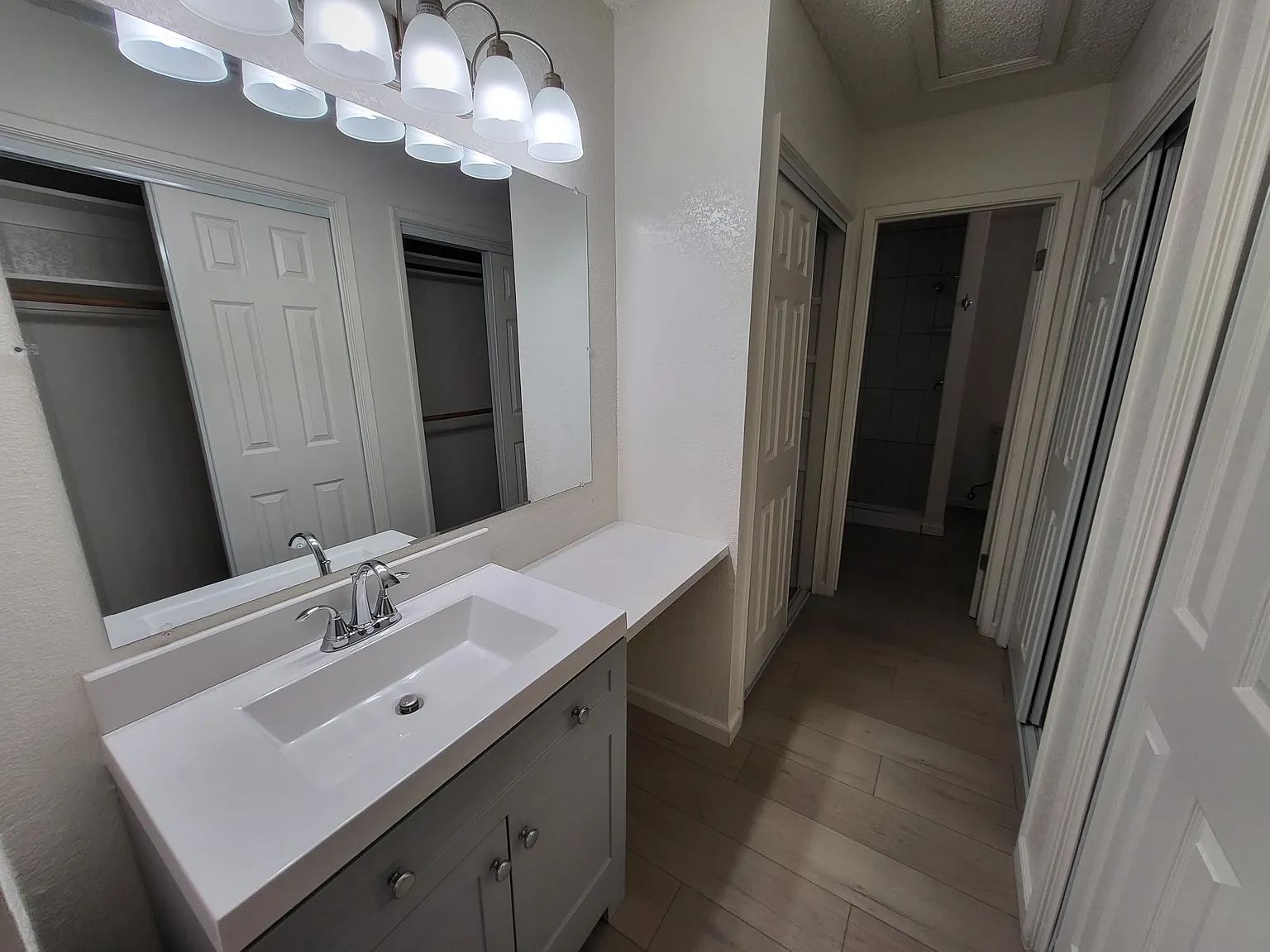 3 bed, 1600 sqft, $2,400 — Photo 3