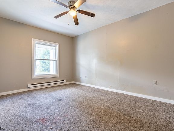 2nd image of 517 N Main St